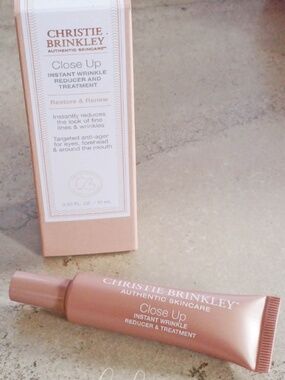 Christie Brinkley Close Up Instant Wrinkle Reducer & Treatment 10 ml .33 fl oz